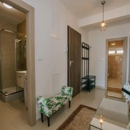 Luxury Di